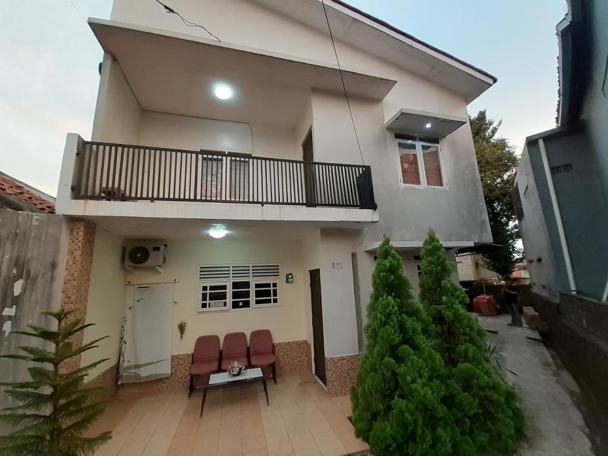 Готель Kost Carmelia Syariah Baranangsiang Богор Екстер'єр фото