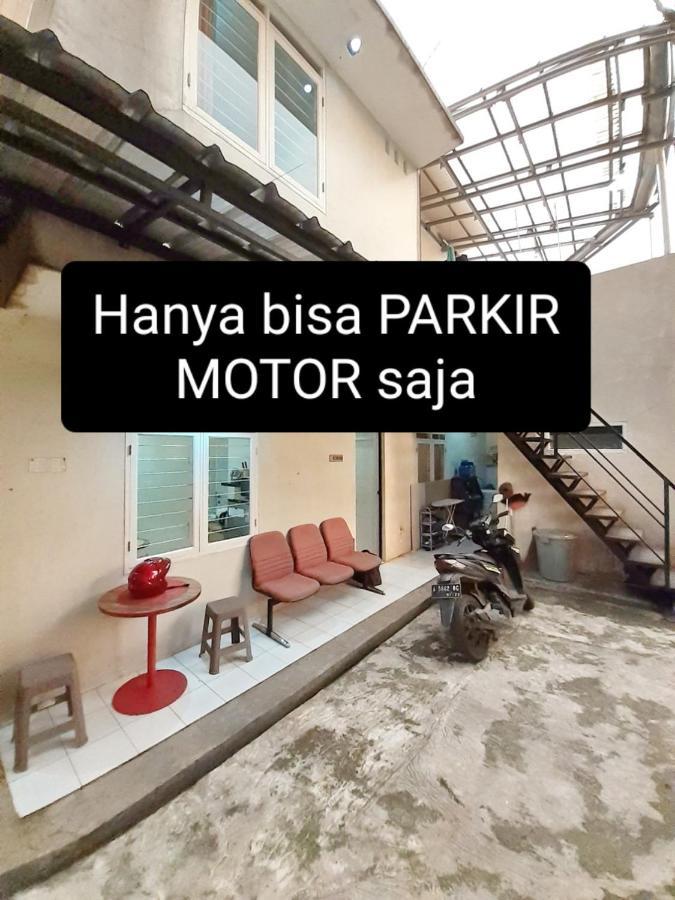 Готель Kost Carmelia Syariah Baranangsiang Богор Екстер'єр фото